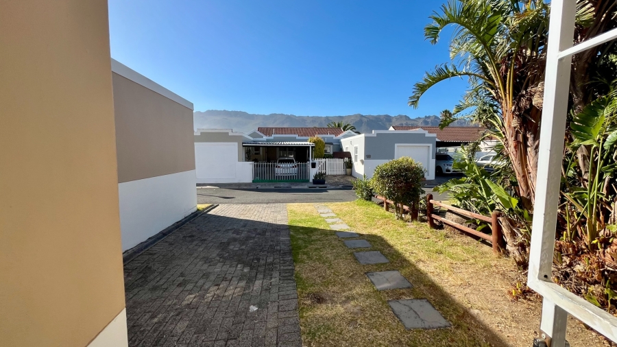 2 Bedroom Property for Sale in Whispering Pines Western Cape